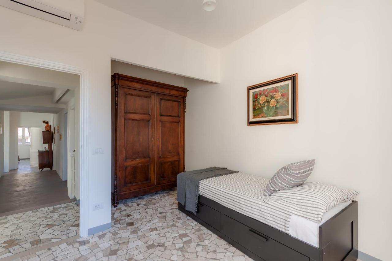 Apartments Florence - Santa Maria Balcony Exterior photo
